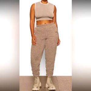 SKIMS Teddy (Sherpa) Joggers NWT - (Tigers Eye) L